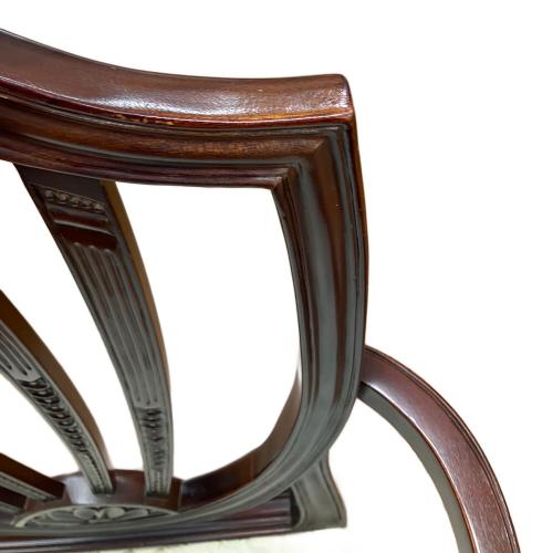 Baker (ベーカー) シールドバックアームチェアー ブラウン