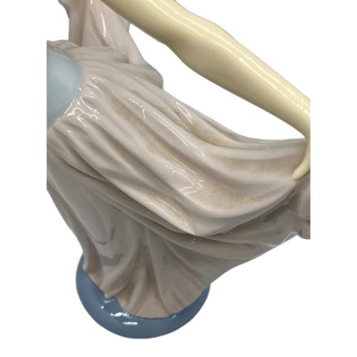 LLADRO (リヤドロ) フィギュリン 踊る少女
