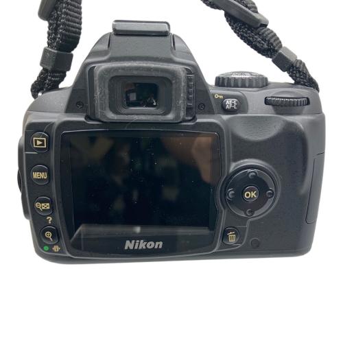 Nikon (ニコン) デジタル一眼レフカメラ D40