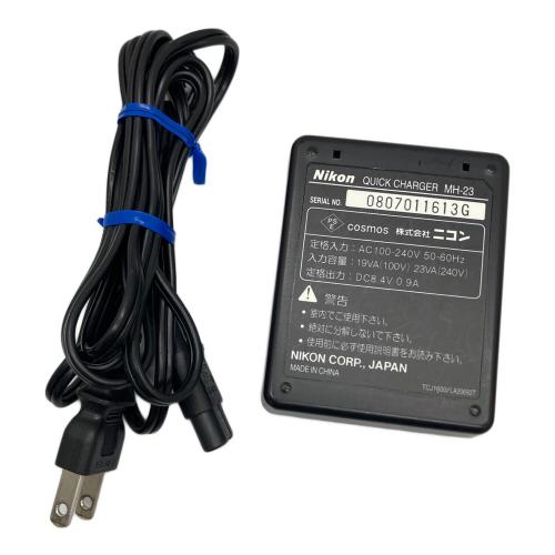 Nikon (ニコン) デジタル一眼レフカメラ D40