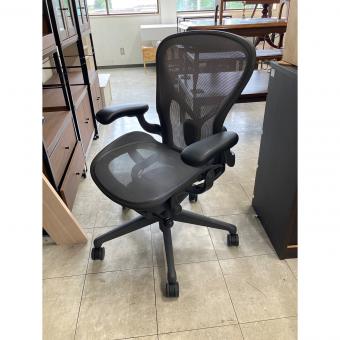 Herman Miller (ハーマンミラー) アーロンチェア リマスタード ポスチャーフィット Bサイズ  92 ブラック