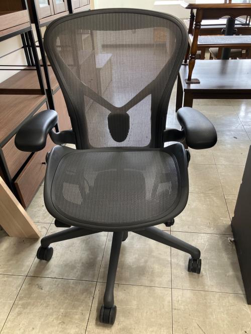 Herman Miller (ハーマンミラー) アーロンチェア リマスタード ポスチャーフィット Bサイズ  92 ブラック