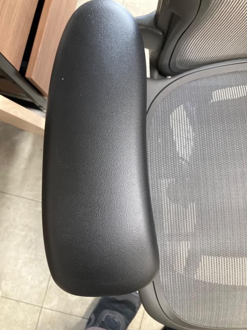 Herman Miller (ハーマンミラー) アーロンチェア リマスタード ポスチャーフィット Bサイズ  92 ブラック