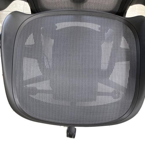 Herman Miller (ハーマンミラー) アーロンチェア リマスタード ポスチャーフィット Bサイズ  92 ブラック