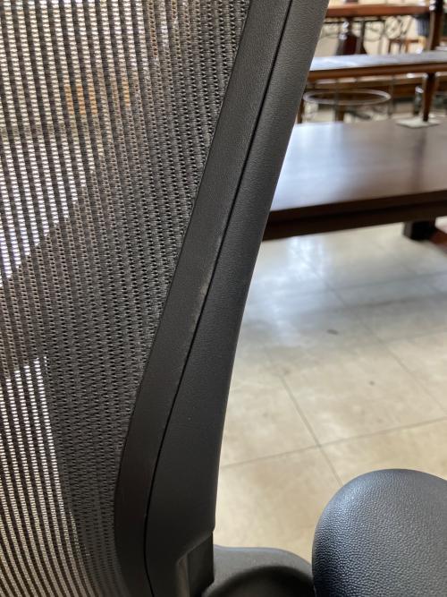 Herman Miller (ハーマンミラー) アーロンチェア リマスタード ポスチャーフィット Bサイズ  92 ブラック