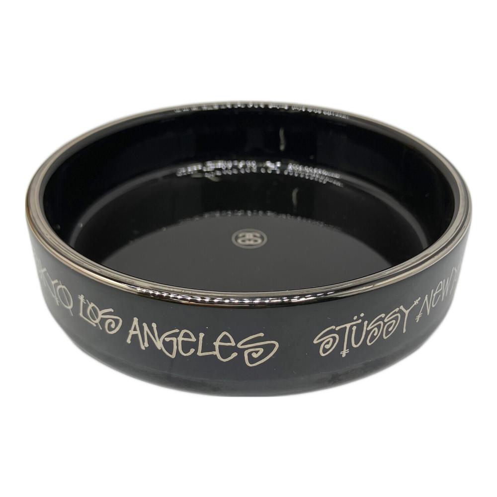 2*ん様 STUSSY ロゴ入り灰皿 中型 黒白 stussy (ステューシー) 灰皿 イクスピアリ限定｜トレファクONLINE
