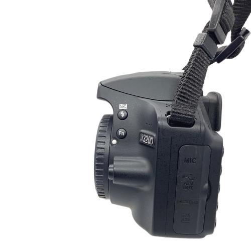 Nikon (ニコン) デジタル一眼レフカメラダブルズームキット D3200 ダブルズームレンズキット AF-S DX NIKKOR 18-55mm f/3.5-5.6G /55-200mm f/4-5.6G