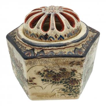 ♪ 骨董品　まとめ売り 足立区での骨董品買取 古道具 古美術品買取り｜くまねこ堂 出張