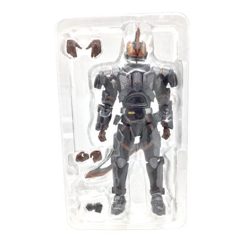 BANDAI (バンダイ) S.H.Figuarts 仮面ライダーバスター 玄武神話 「仮面ライダーセイバー」  魂ウェブ商店限定