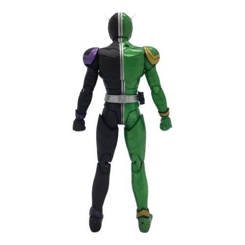 BANDAI (バンダイ) 仮面ライダー 仮面ライダーW サイクロンジョーカー  (真骨彫製法) S.H.Figuarts