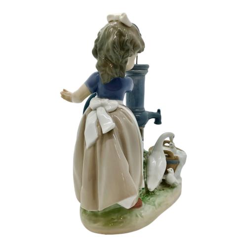 LLADRO (リヤドロ) フィギュリン 5285 農場の夏 約24cm