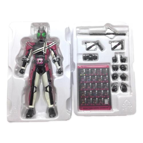 BANDAI(バンダイ) S.H.フィギュアーツ 真骨彫製法 仮面ライダーディケイド ネオディケイドライバーVer フィギュア