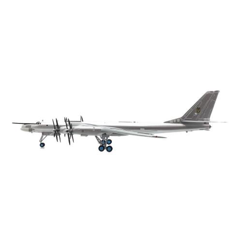 herpa (ヘルパ)　1/200 ツポレフ TU-95MS ベアH ウクライナ空軍 第106重爆撃機師団 模型