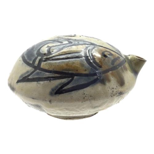 壺屋焼 (ツボヤヤキ) 魚文水滴 金城次郎