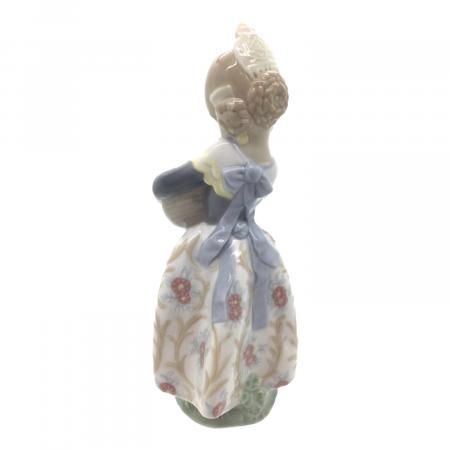 LLADRO リヤドロ バレンシアの少女（花かご）1398 フィギュリン 箱付 LLADRO (リヤドロ) フィギュリン バレンシアの女｜トレファクONLINE