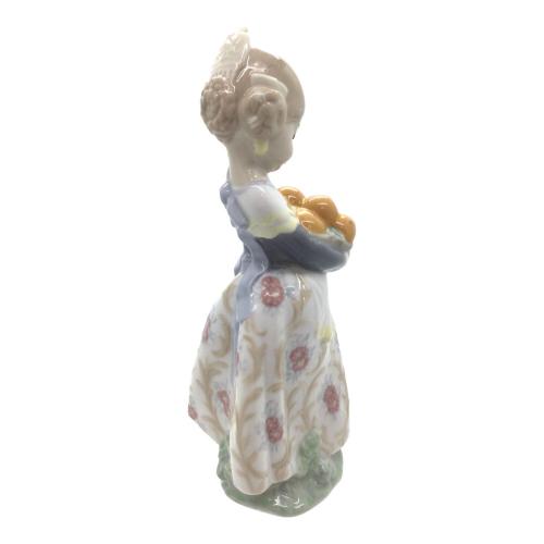 LLADRO (リヤドロ) フィギュリン バレンシアの女