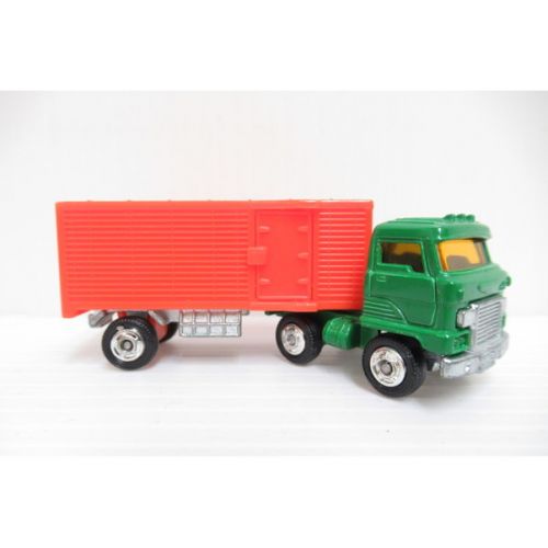 トミカ SEMI TRAILER　PANEL VAN　24