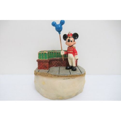 Disney (ディズニー) 風船をもつミッキー