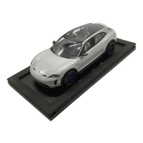 PORSCHE (ポルシェ) モデルカー 1/18スケール Mission E Cross Turismo