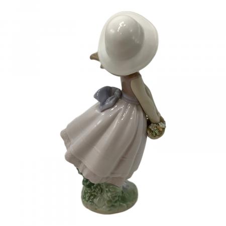 LLADRO (リヤドロ) フィギュリン ユートピア 花の小径｜トレファクONLINE