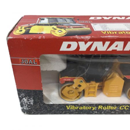 DYNAPAC モデルカー 1/35スケール Vibratory Roller CC 232