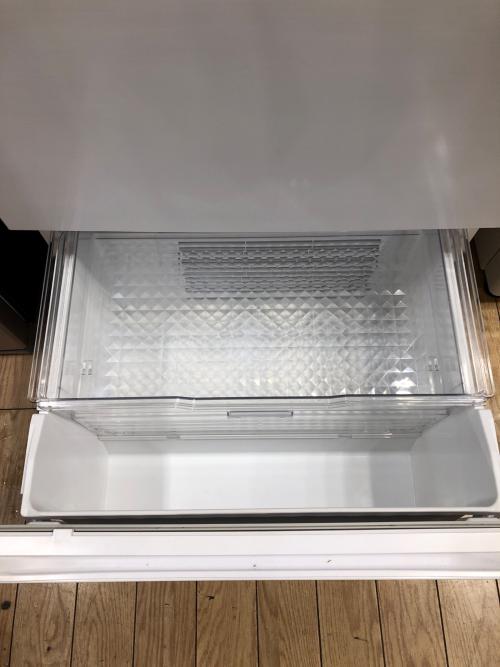 HITACHI (ヒタチ) 6ドア冷蔵庫 ※側面キズ・正面ヘコミ・ドリンクポケットヒビ割れ有 ファン式 R-HW54S(W) 2022年製 540L クリーニング済