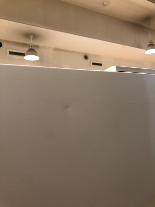 HITACHI (ヒタチ) 6ドア冷蔵庫 ※側面キズ・正面ヘコミ・ドリンクポケットヒビ割れ有 ファン式 R-HW54S(W) 2022年製 540L クリーニング済