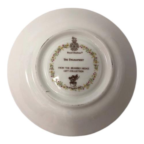 ROYAL DOULTON (ロイヤルドルトン) カップ&ソーサー