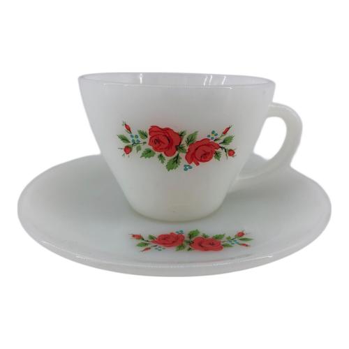 Fire King (ファイヤーキング) カップ&ソーサー ホワイト 花 1960年代～1976年頃