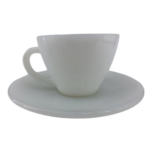 Fire King (ファイヤーキング) カップ&ソーサー ホワイト 花 1960年代～1976年頃