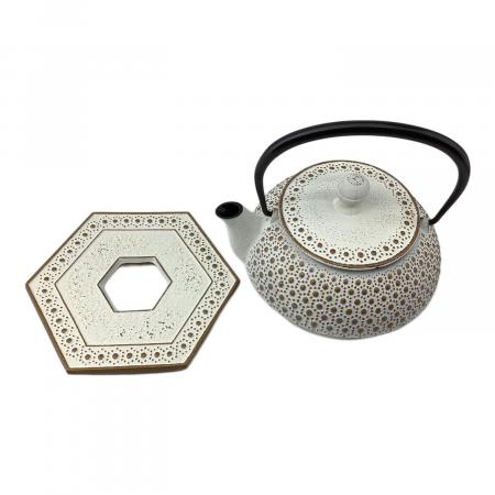 白い鋳鉄製鉄瓶とスタンドアンシャンテジャポン 南部鉄器 (ナンブテッキ) 鉄瓶 アンシャンテ・ジャポン ホワイト