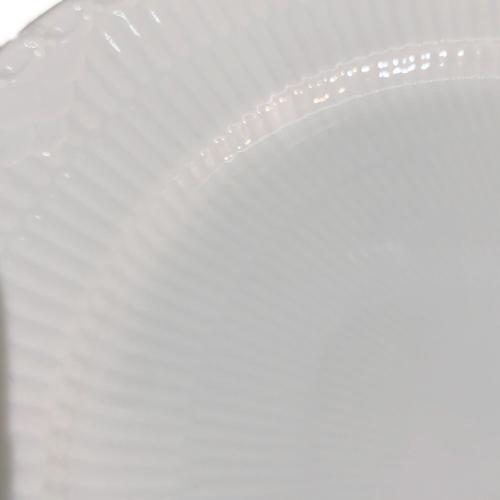 ROYAL COPENHAGEN (ロイヤル・コペンハーゲン) プレート 27cm ホワイトフルーテッド・ハーフレース