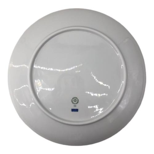 ROYAL COPENHAGEN (ロイヤル・コペンハーゲン) プレート ホワイトフルーテッド