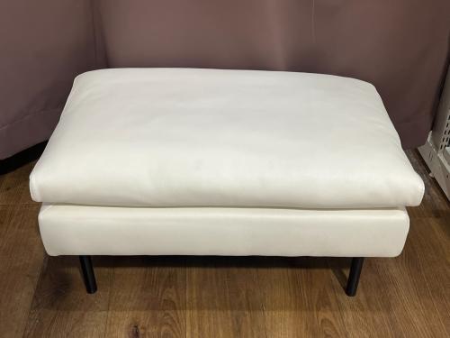 five by five (ファイブバイファイブ) 3人掛けソファー 張地：Oランク スチールレッグ 119 ホワイト