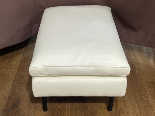 five by five (ファイブバイファイブ) 3人掛けソファー 張地：Oランク スチールレッグ 119 ホワイト