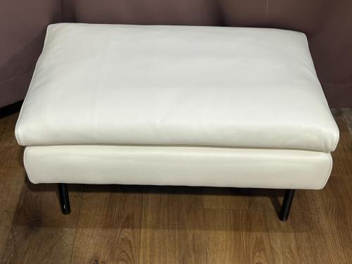 five by five (ファイブバイファイブ) 3人掛けソファー 張地：Oランク スチールレッグ 119 ホワイト