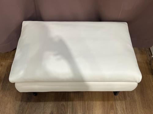 five by five (ファイブバイファイブ) 3人掛けソファー 張地：Oランク スチールレッグ 119 ホワイト