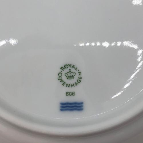 ROYAL COPENHAGEN (ロイヤル・コペンハーゲン) ディーププレート ホワイトフルーテッド