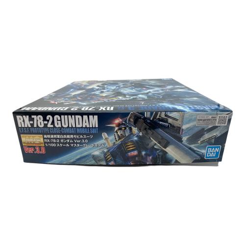 BANDAI (バンダイ) RX-78-2ガンダムVer.3.0 ガンプラ 1/100スケール マスターグレードモデル
