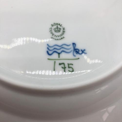 ROYAL COPENHAGEN (ロイヤル・コペンハーゲン) ディナープレート 25cm ブルーフルーテッド・プレイン