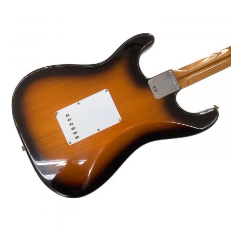FENDER USA (フェンダーＵＳＡ) エレキギター American Vintage '57 Stratocaster ストラトキャスター 動作確認済み