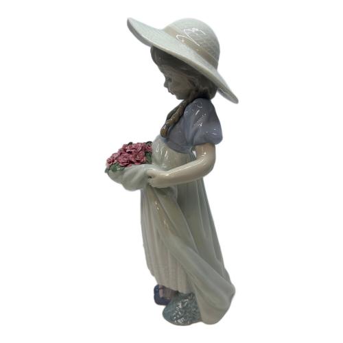 LLADRO (リヤドロ) フィギュリン 花びらに欠け有り