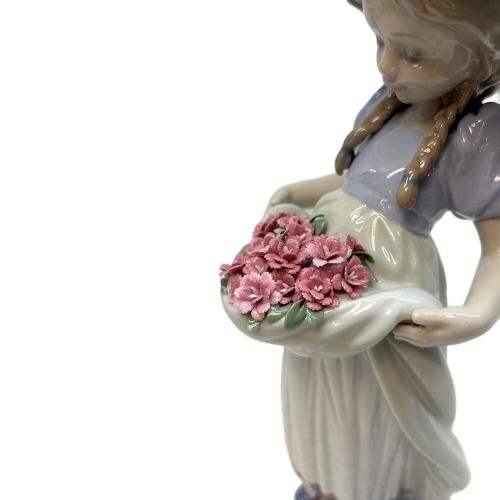 LLADRO (リヤドロ) フィギュリン 花びらに欠け有り