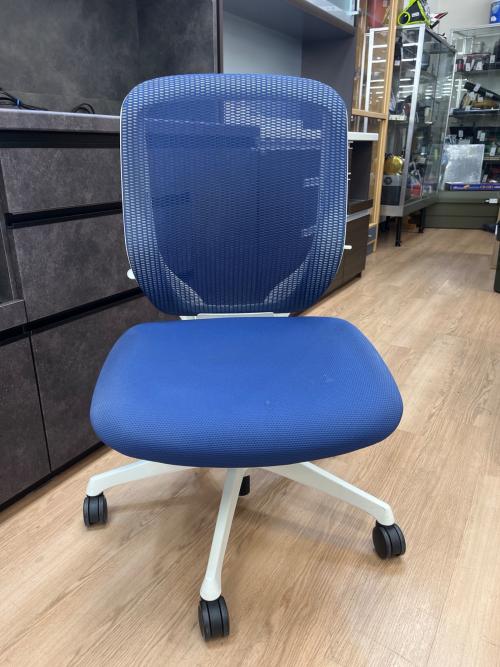オカムラ ワークチェアー ブルー Sylphy