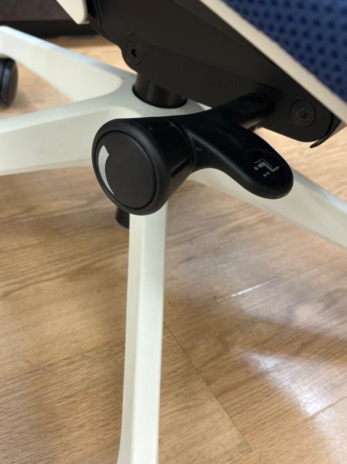 オカムラ ワークチェアー ブルー Sylphy