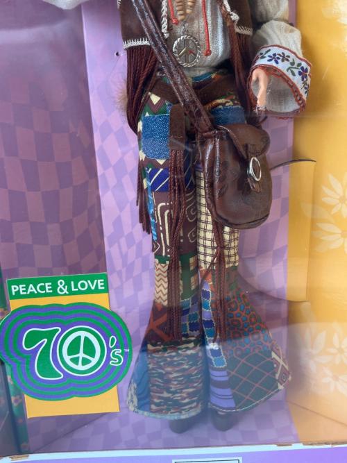 バービー人形 PEACE＆LOVE 70’s Barbie Collectibles