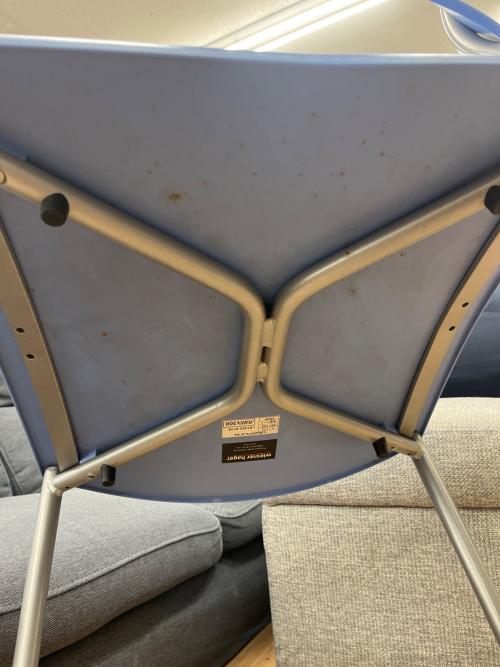 オカムラ スタッキングチェアー ブルー 061103 wiesner hager