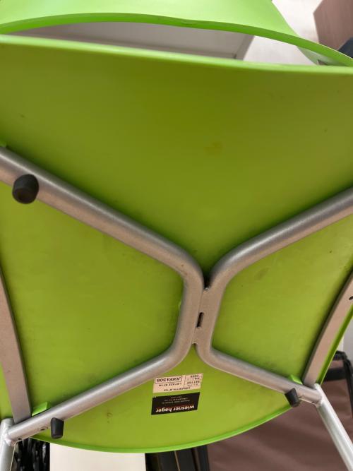 オカムラ スタッキングチェアー グリーン
