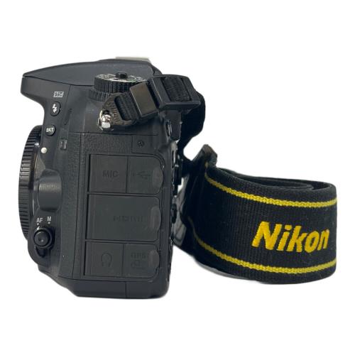 Nikon (ニコン) デジタル一眼レフカメラ D7100
