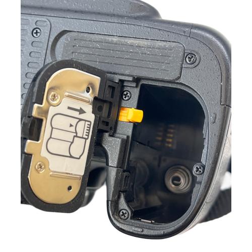 Nikon (ニコン) デジタル一眼レフカメラ D7100